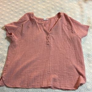 Gap Short Sleeve Smocked/Crepe shirt